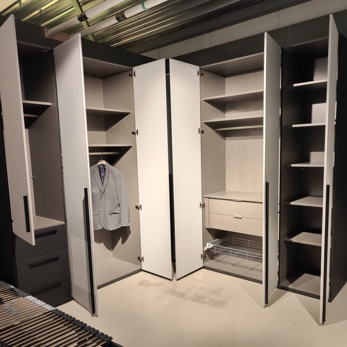 Showroommodel Nolte 6-deurs hoekkast - 3