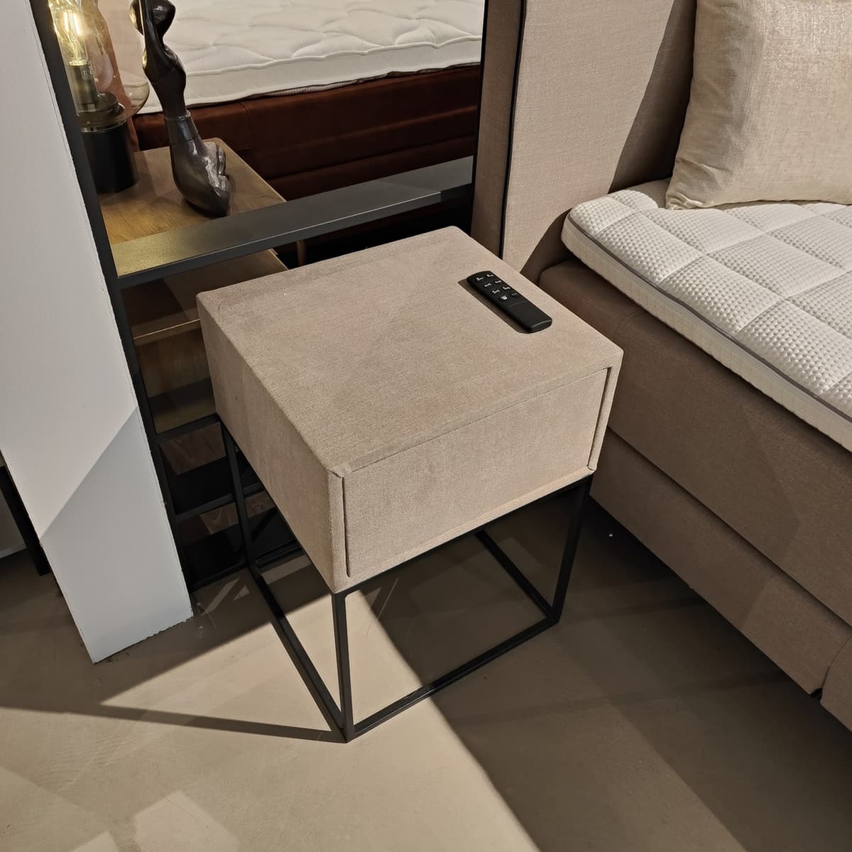 Showroommodel Boxspring Comfort Haarlem Elektrisch verstelbaar 120 x 200 + Nachtkastje - 3