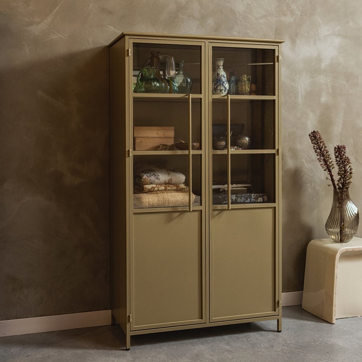 EXHIBIT VITRINEKAST METAAL KHAKI - 4